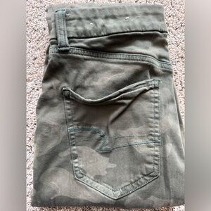 American Eagle Next Level Stretch super high waisted camo jeggings 8 SHORT